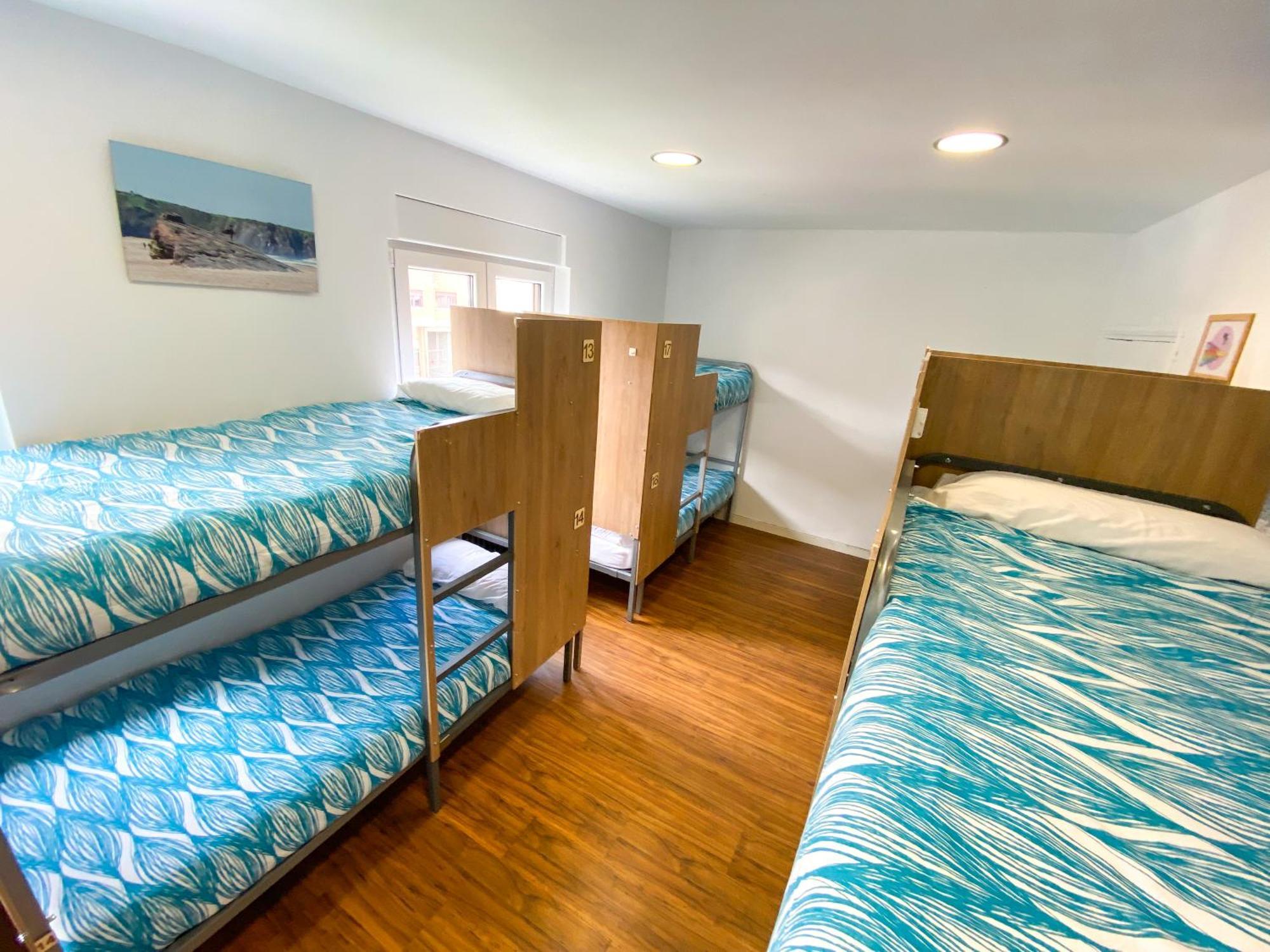 Hostel North Surf House Gijón Pokoj fotografie